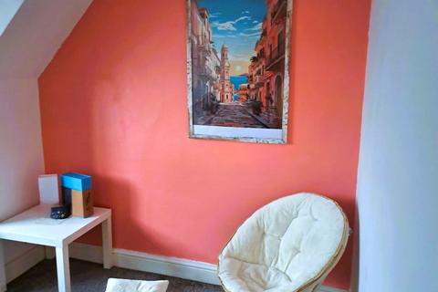 1 bedroom flat to rent, High Street, Hornchurch RM11