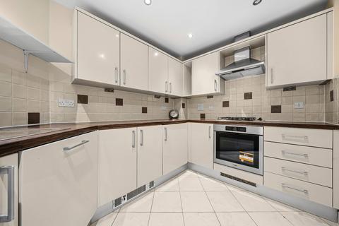 2 bedroom flat for sale, London Road, Surrey GU1