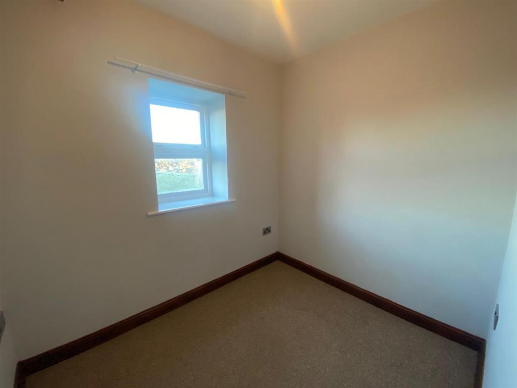 BEDROOM.jpg