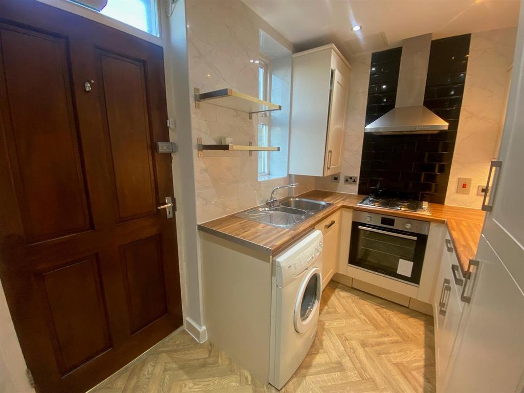 KITCHEN 2.jpg