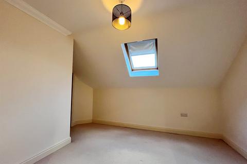 2 bedroom flat to rent, Alum Chine