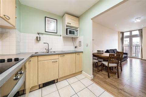 2 bedroom flat to rent, Romford Road, London, E15