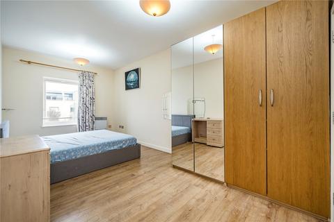 2 bedroom flat to rent, Romford Road, London, E15