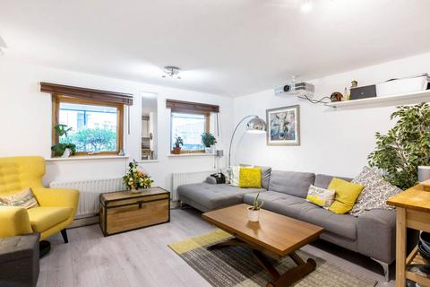 2 bedroom flat to rent, 84 Stainsby Road, London E14