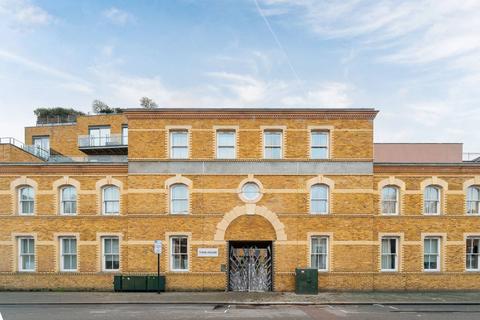 2 bedroom flat for sale, Yvon House, Battersea Park, London, SW11