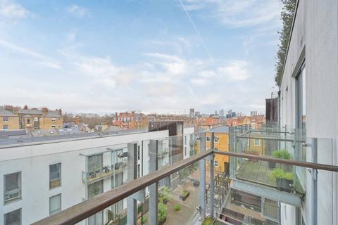 2 bedroom flat for sale, Yvon House, Battersea Park, London, SW11