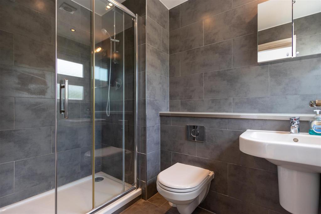 Bathroom (1 of 1).jpg