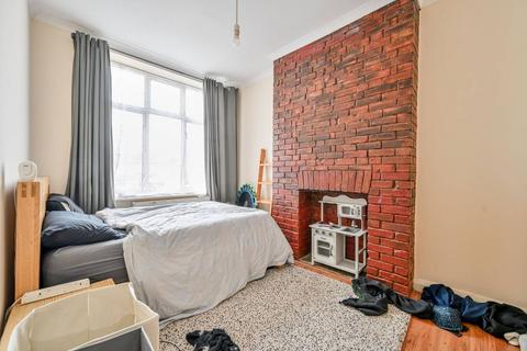 undefined, London Road, Norbury, CR7