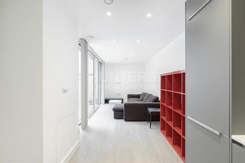 2 bedroom flat to rent, Seven Sisters Road, London, N4