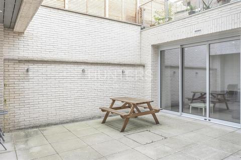 2 bedroom flat to rent, Seven Sisters Road, London, N4