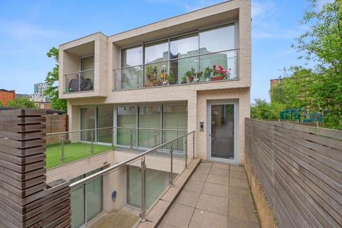 2 bedroom flat to rent, Seven Sisters Road, London, N4
