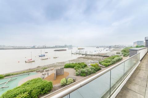 2 bedroom flat to rent, City Peninsula, London SE10