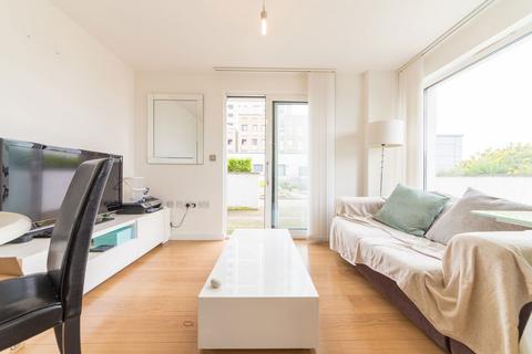 2 bedroom flat to rent, City Peninsula, London SE10