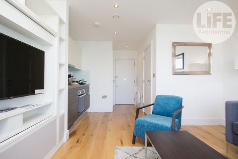 Studio to rent, Station Road, Hayes UB3