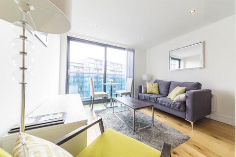 Studio to rent, Station Road, Hayes UB3