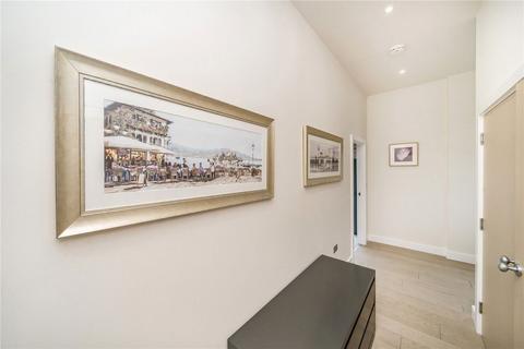 5 bedroom flat to rent, Beaufort Square, London NW9