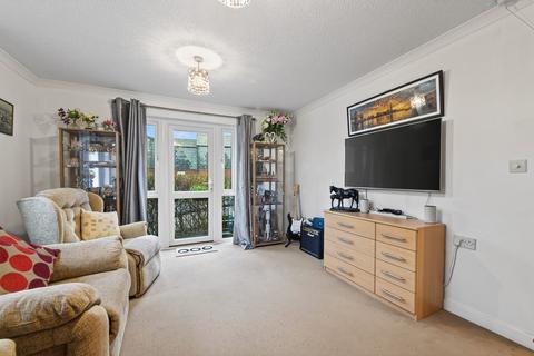 2 bedroom ground floor flat for sale, George Street, Kettering NN16