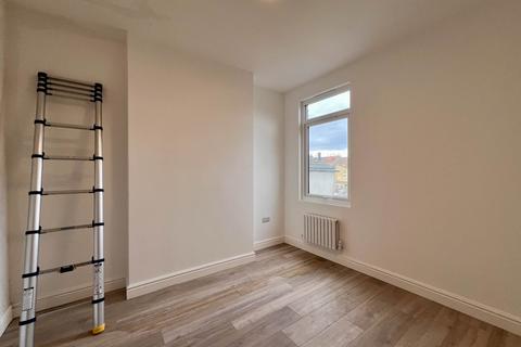 4 bedroom terraced house to rent, Monega Road, London, E7 8EP