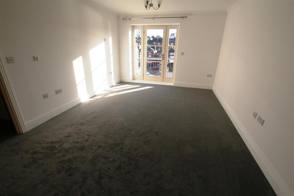Rushtoncourt,15livingroom.JPG