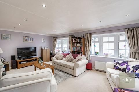 2 bedroom park home for sale, Franklins Avenue, Harrietsham, ME17