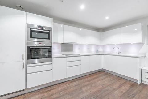 3 bedroom flat to rent, Howard Road, Stanmore, HA7
