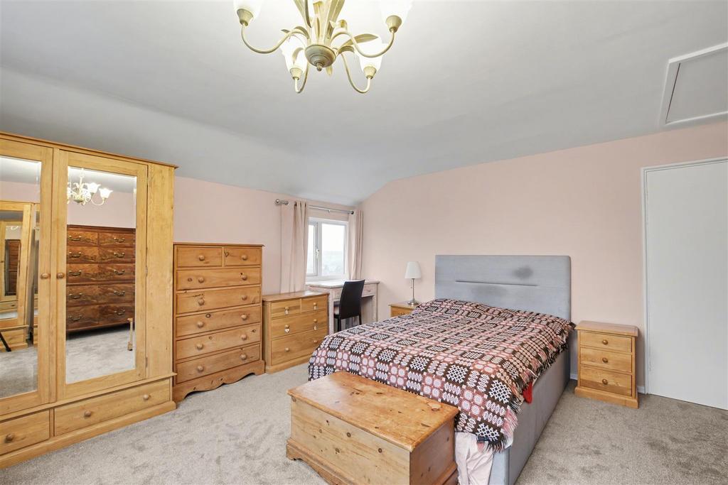 Bedroom 1 2.jpeg
