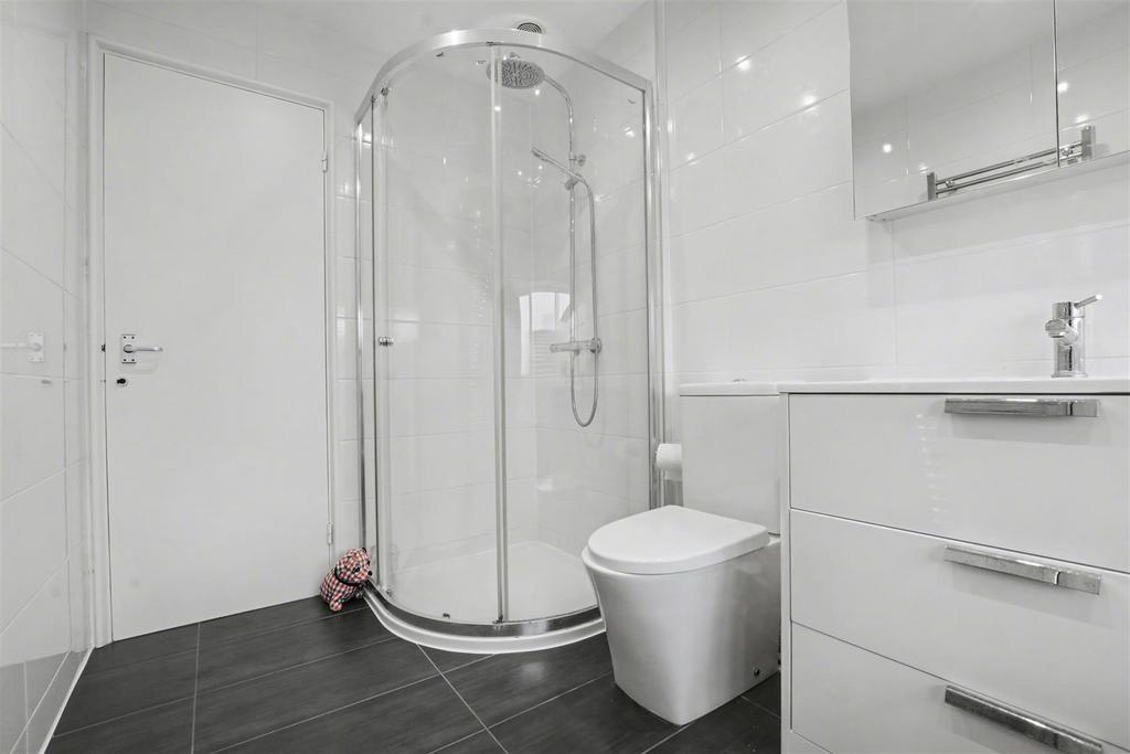 Bathroom 2.jpeg