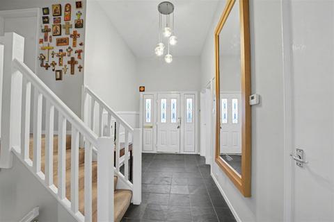 4 bedroom detached house for sale, Troutbeck Crescent