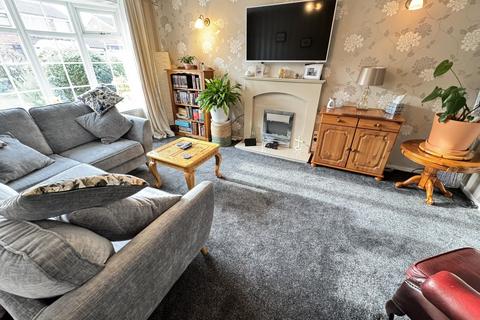 4 bedroom semi-detached house for sale, Heather Grove , Willenhall