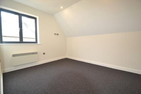 1 bedroom flat to rent, Christchurch Road, Farnham House, BH24
