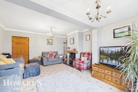 3 bedroom semi-detached house for sale, Hall Road, Blundeston