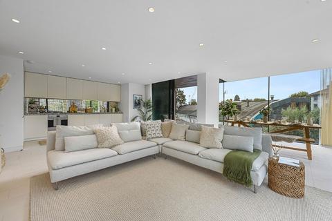 3 bedroom apartment to rent, Latitude House, Oval Road, London. NW1 7EU.