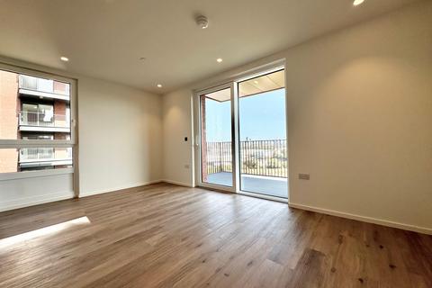 2 bedroom flat to rent, 5 Hemlock Street, Heron Wharf E14
