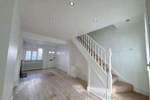 2 bedroom terraced house to rent, Yew Tree Road, Beckenham