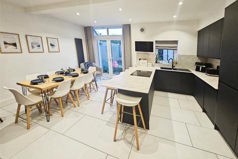 5 bedroom semi-detached house for sale, Bury Road, Greater Manchester BL2