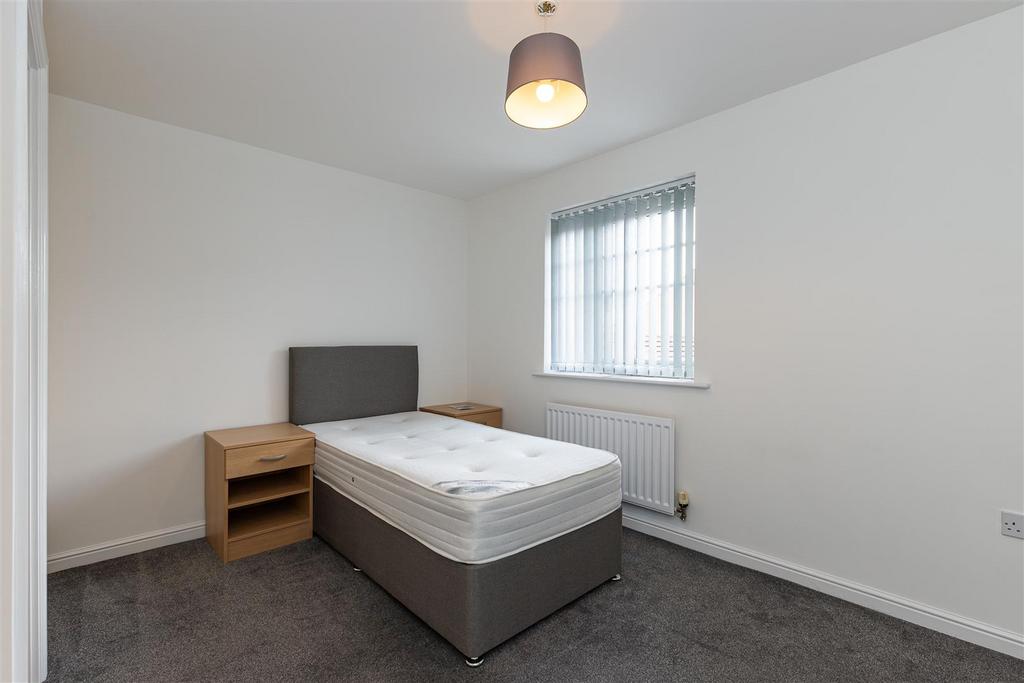 8 Waterlilly Close.jpg
