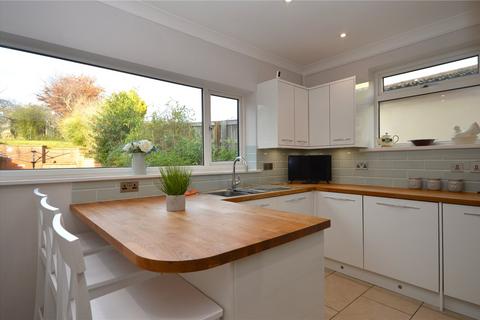 3 bedroom detached house to rent, Hesketh Crescent, Swindon, Wiltshire, SN3
