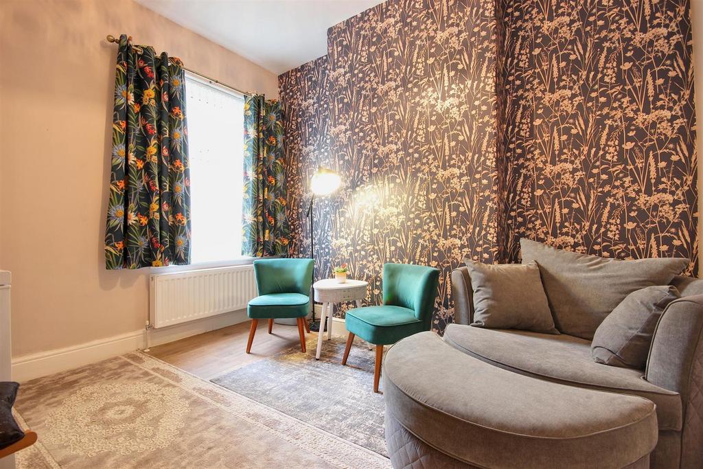 Dining/sitting room