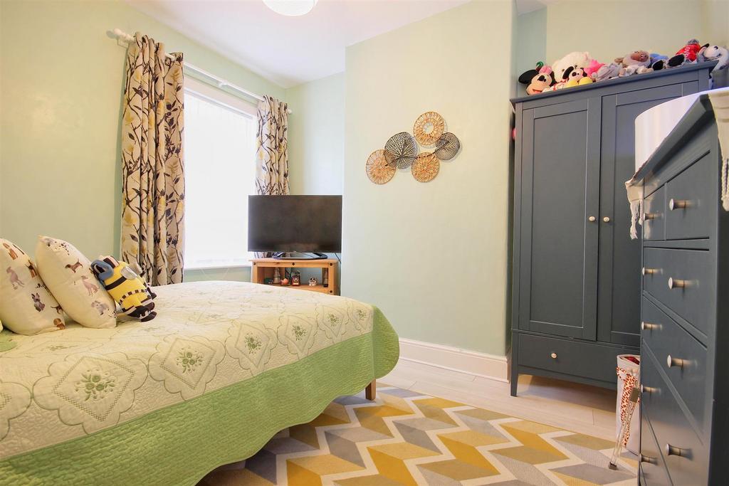 Bedroom 2 (rear)