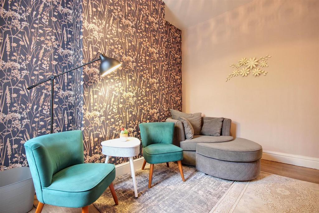 Dining/sitting room