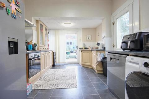 3 bedroom terraced house for sale, Carrington Avenue, Hornsea