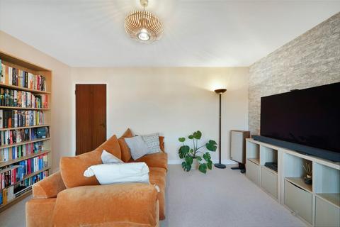 1 bedroom flat for sale, Mitcham Park, Mitcham, CR4