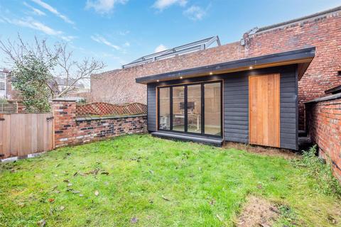 3 bedroom end of terrace house for sale, Charter Road, Altrincham
