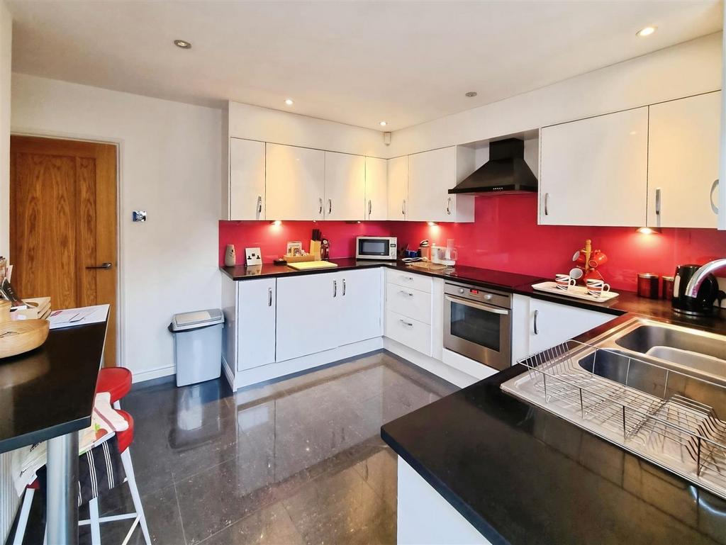 Modern Fitted Kitchen