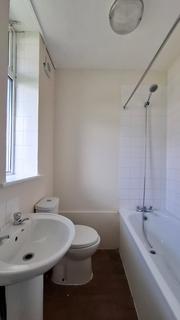 2 bedroom flat to rent, Angel Close, London N18