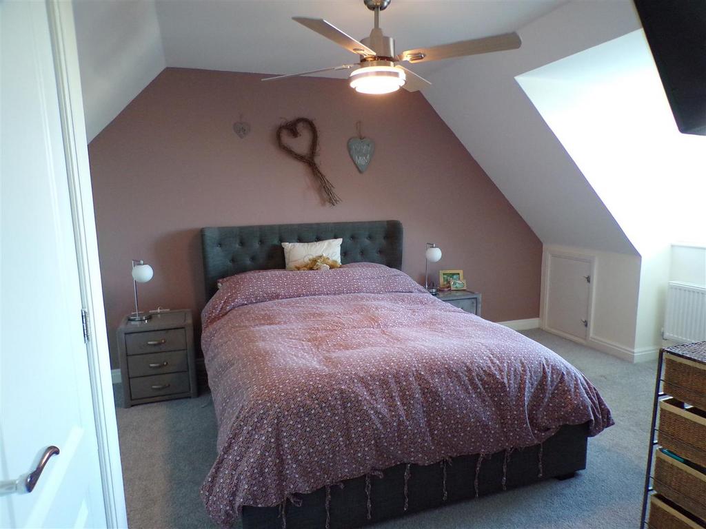 Master Bedroom.JPG