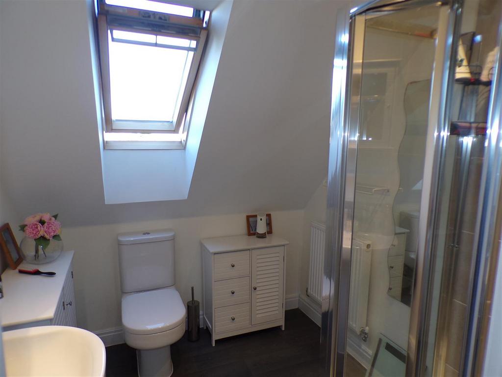 Ensuite.JPG