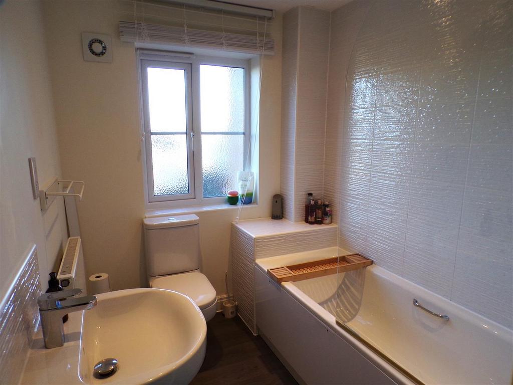 Bathroom.JPG