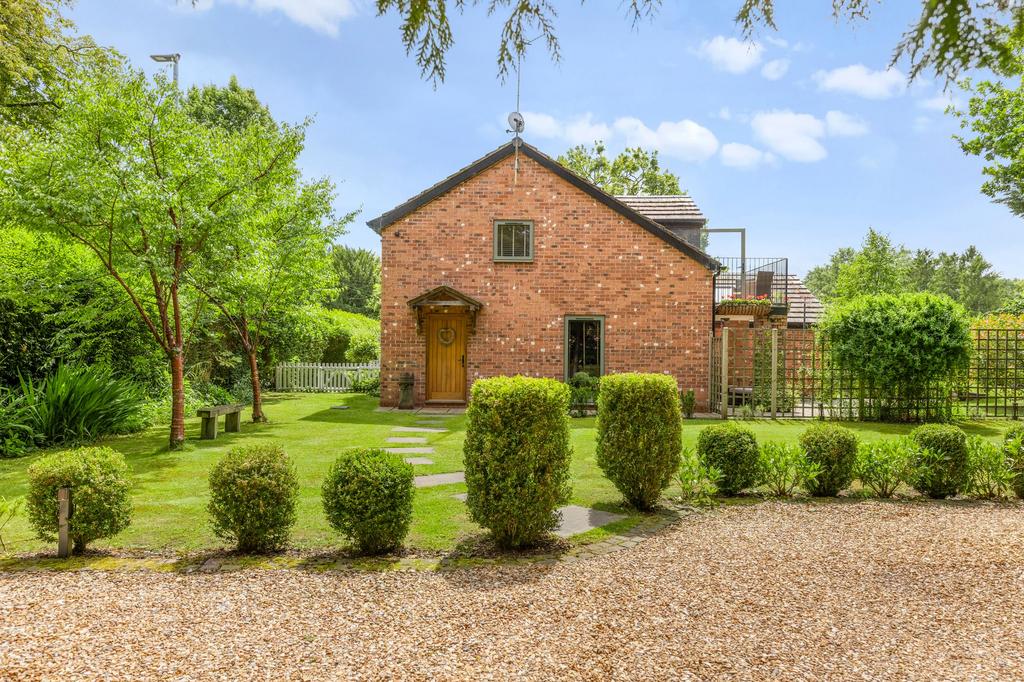 Side / Rear Garden