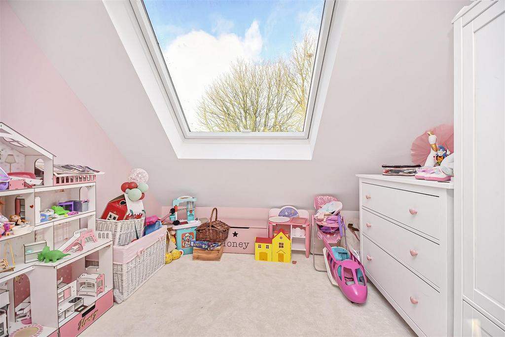 56a Beehive Green Bedroom 5.jpg